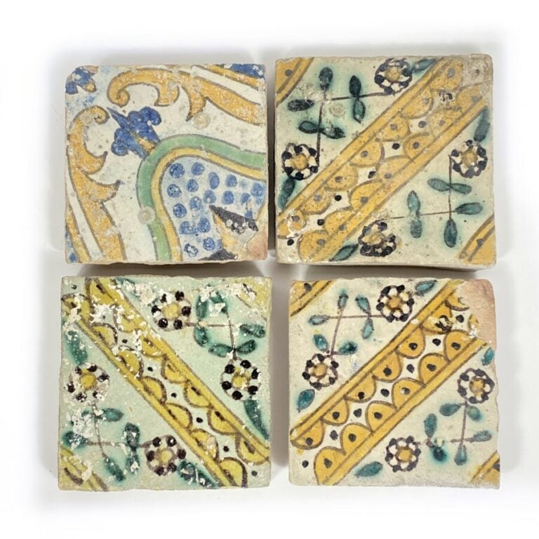 Lot de 3 carreaux de céramique anciens