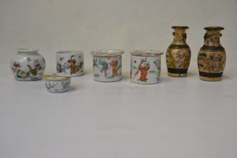 LOT DE CERAMIQUES MINIATURES DIVERSES - Chine - Comprenant : - - Deux petits va…