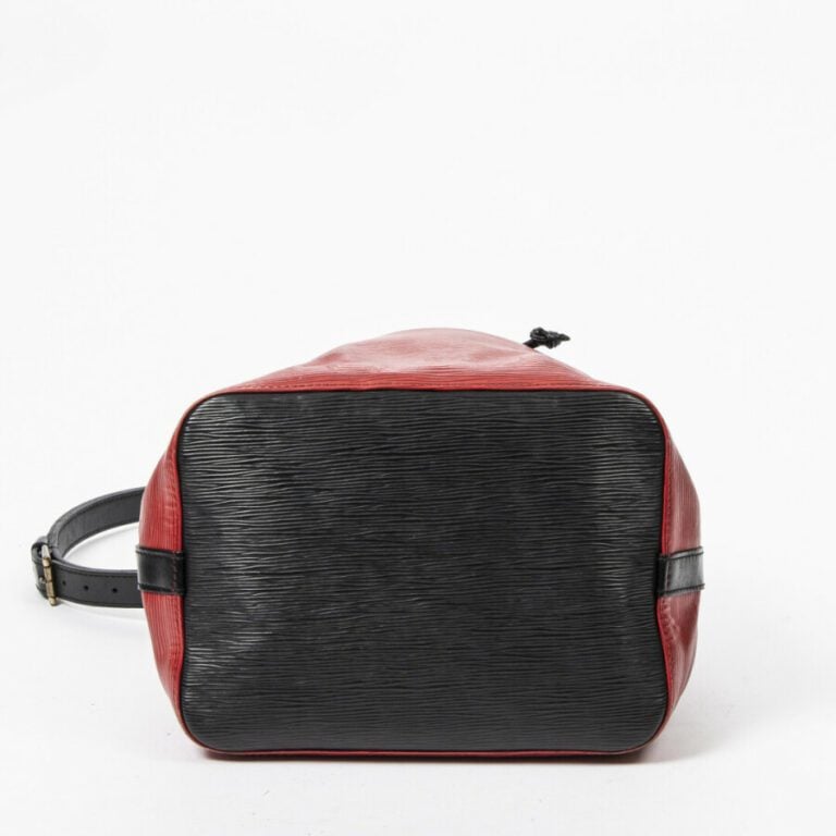LOUIS VUITTON - 1994 - Sac "Petit Noé" - "Petit Noé" bag - - Cuir Epi rouge et…