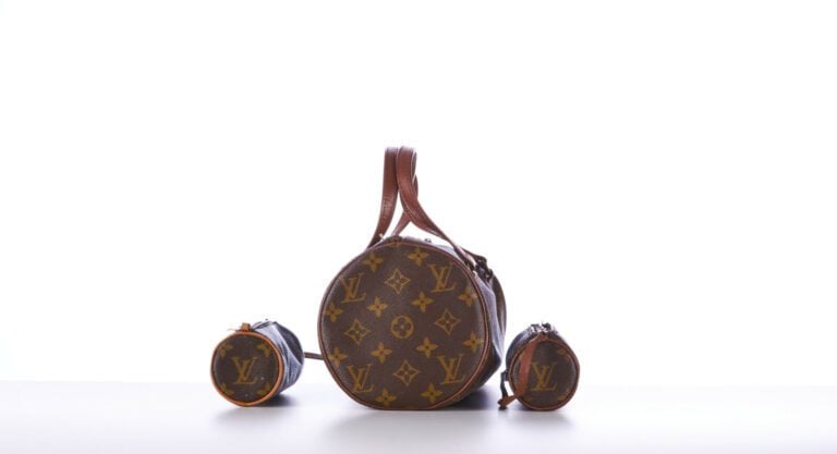 LOUIS VUITTON - SAC "Papillon" en toile Monogram et cuir naturel, deux petites…