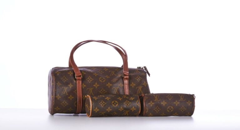 LOUIS VUITTON - SAC "Papillon" en toile Monogram et cuir naturel, deux petites…