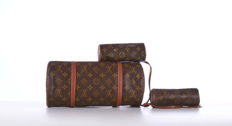 LOUIS VUITTON - SAC "Papillon" en toile Monogram et cuir naturel, deux petites…