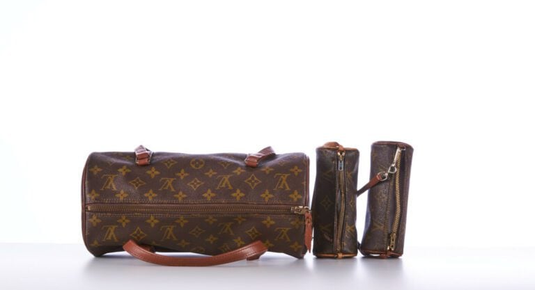 LOUIS VUITTON - SAC "Papillon" en toile Monogram et cuir naturel, deux petites…