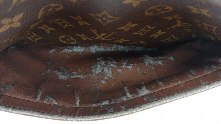 LOUIS VUITTON - SAC "Trocadéro" en toile Monogram et cuir naturel, garnitures e…