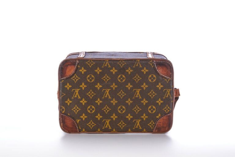 LOUIS VUITTON - VANITY en toile Monogram et cuir naturel, garnitures en laiton…