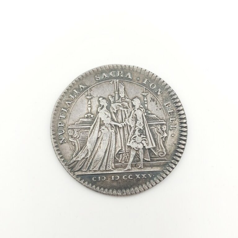 Louis XV (1715-1774). Jeton en argent commémorant le mariage de Louis XV et Mar…
