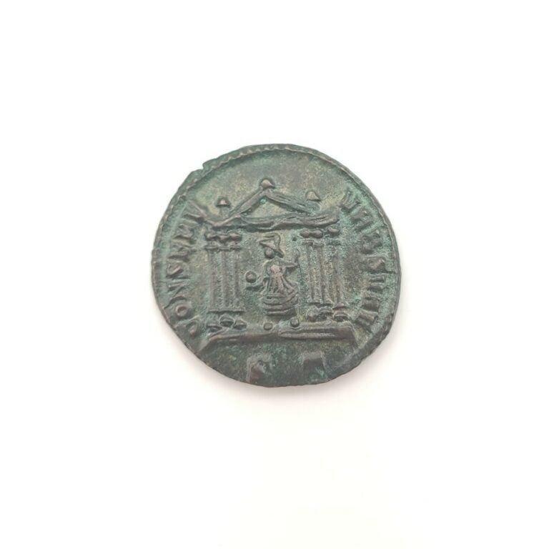 Maxence (306-313). Follis au temple du Génie de Rome protecteur de la Cité, c.…