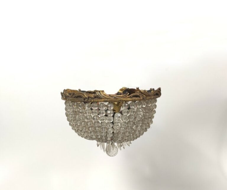 Monture de lustre en bronze doré - Hauteur : 89 cm - On joint deux plafonniers…