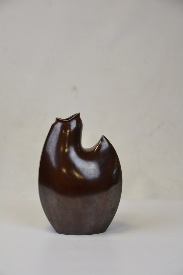 Nakajima Yasumi II (1905-1986) - Japon, XXe siècle - Vase en bronze, sa forme e…