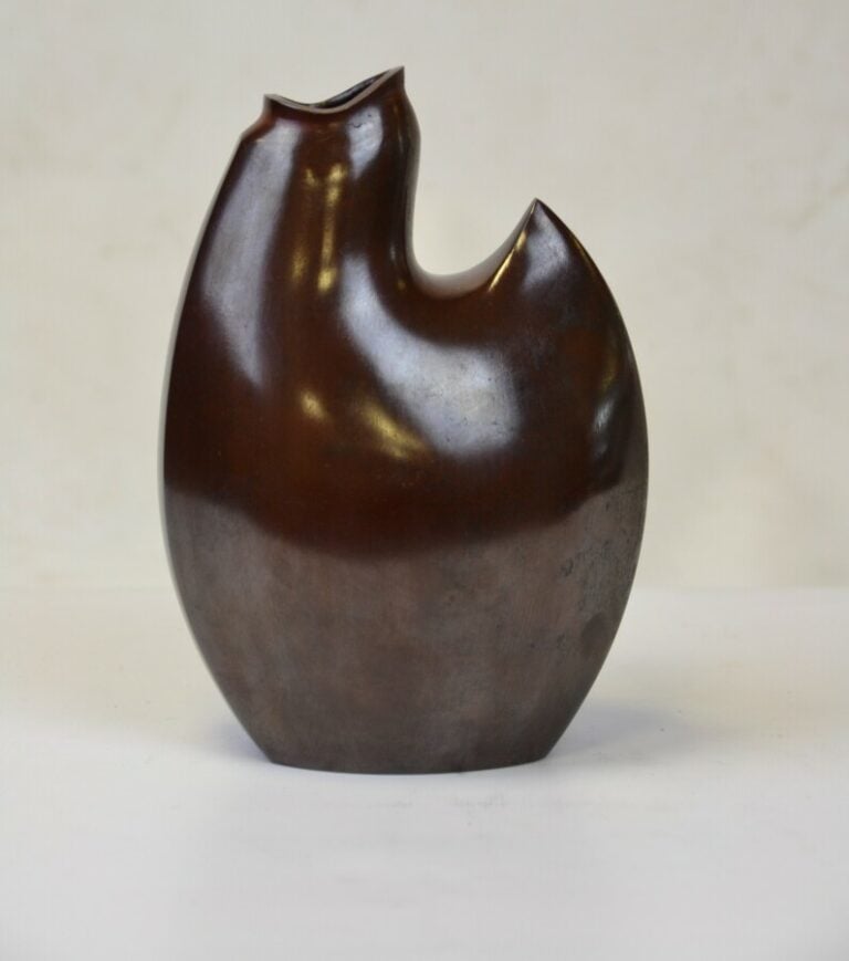 Nakajima Yasumi II (1905-1986) - Japon, XXe siècle - Vase en bronze, sa forme e…