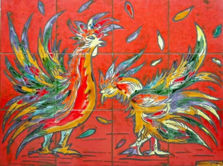 PANNEAU DE CERAMIQUE A DECOR EMAILLE D'UN COMBAT DE COQ - France, Vallauris, XX…
