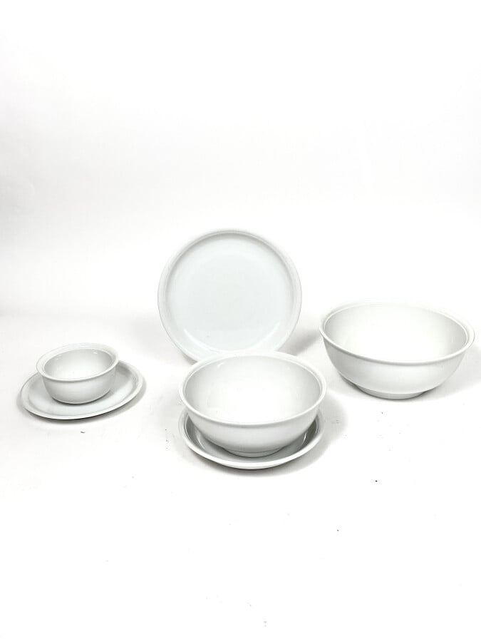 Partie de de service de table en porcelaine allemande à décor circulaire ton su…