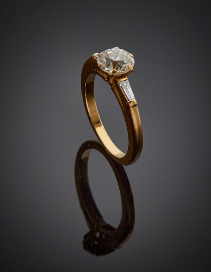 POPOVIC - BAGUE solitaire en or jaune (750) serti d'un diamant taille ancienne…