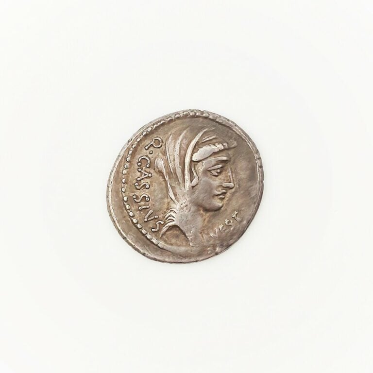Q. Cassius Longinus. Denier au temple de Vesta, 55 av. J.-C. Cassia 8, Cr. 428/…