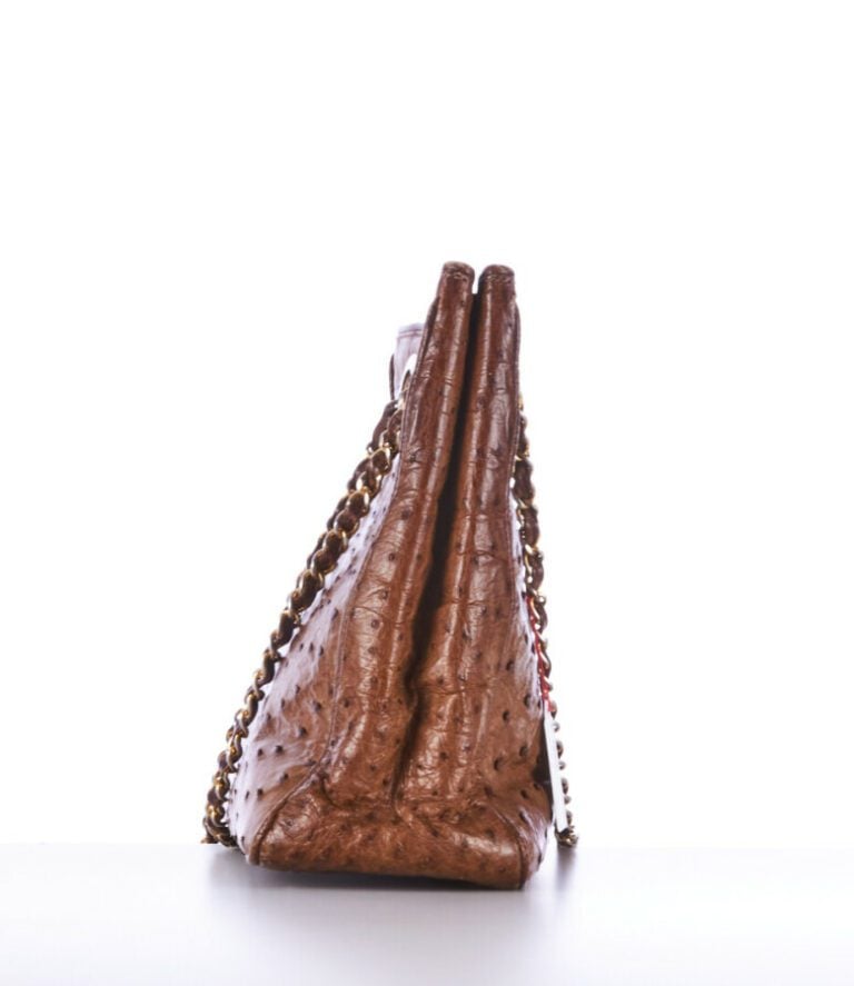 RAYMOND TABACCHI, ANONYME - CABAS et POCHETTE en autruche cognac, garnitures en…