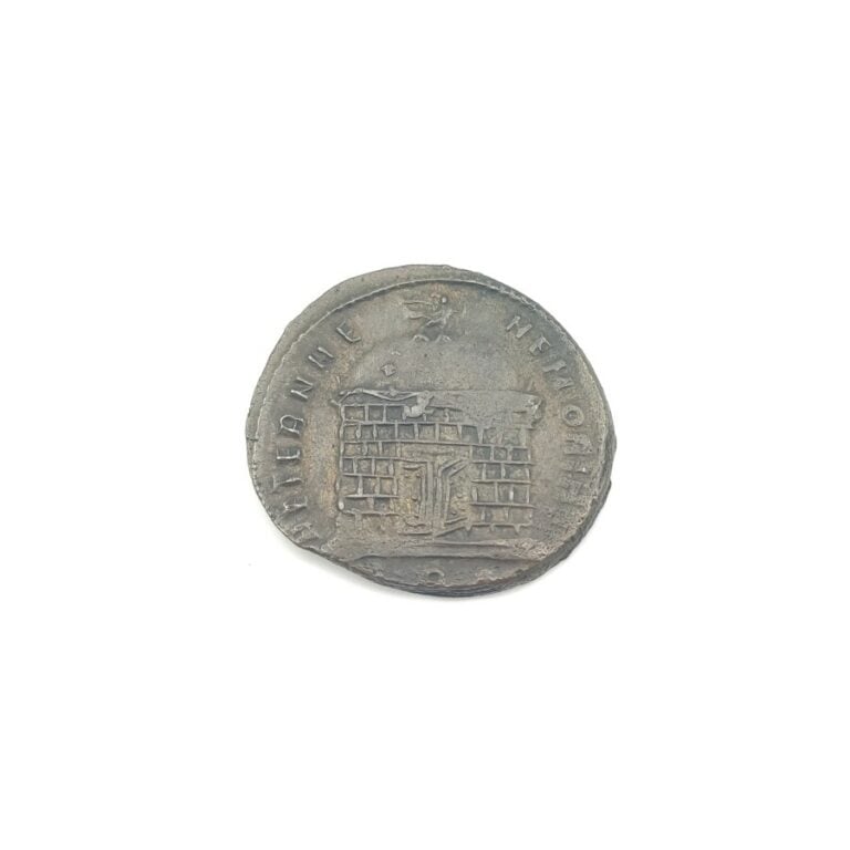 Romulus divinisé, fils de Maxence (306-312). Follis au Mausolée de Romulus mort…
