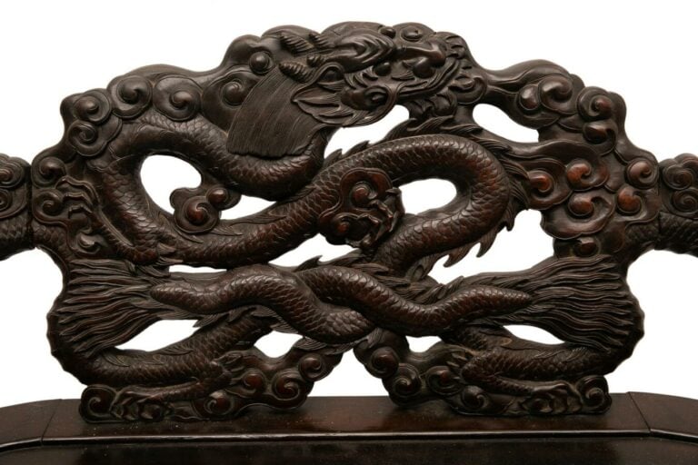 SALON EN BOIS INDIGENE - Vietnam / Indochine, XXe siècle - En bois indigène à r…