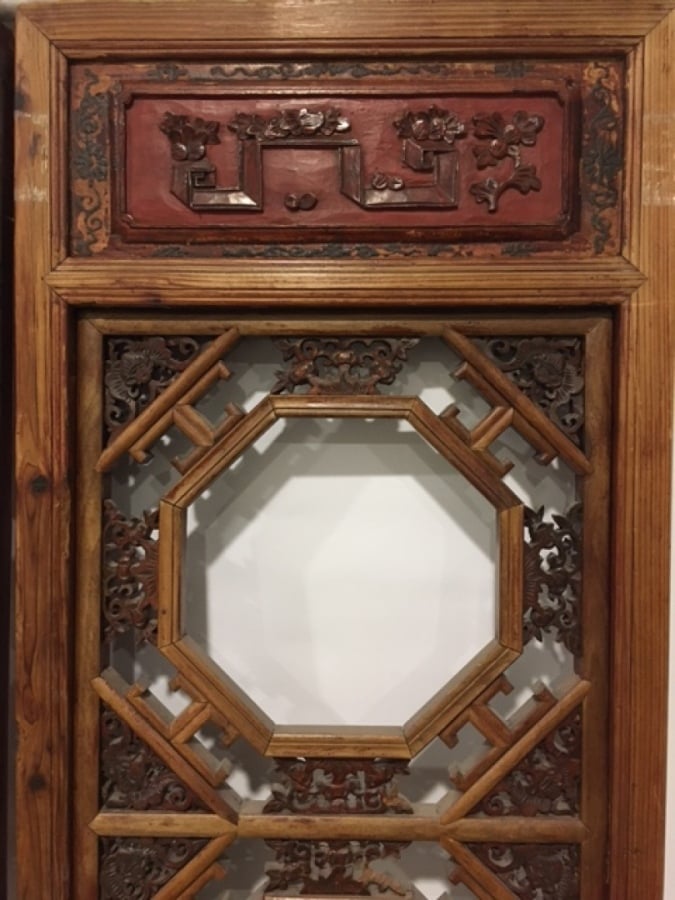 SUITE DE DEUX GRANDS PANNEAUX EN BOIS SCULPTE ET AJOURE - Chine, - Riche décoré…