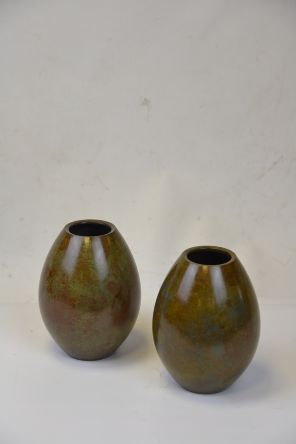 Takahashi Keiten (1920-2009) - Japon, XXe siècle - Paire de vases en bronze dan…