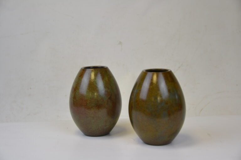 Takahashi Keiten (1920-2009) - Japon, XXe siècle - Paire de vases en bronze dan…