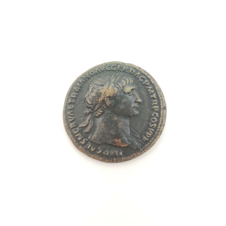Trajan (98-117). As au temple de Jupiter, c. 107-108, Rome . RIC 575, C. 553. T…