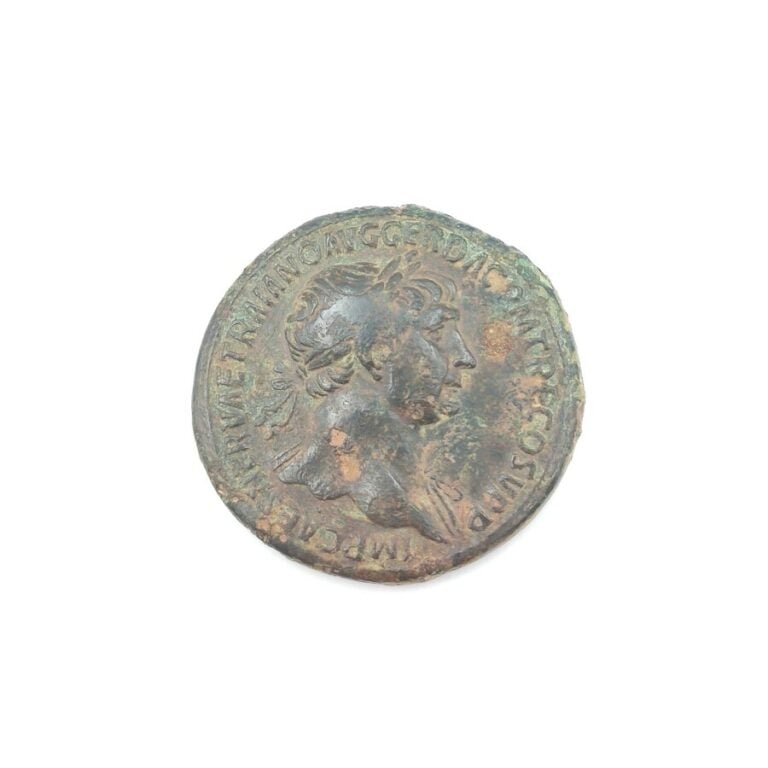 Trajan (98-117). Sesterce au temple de Jupiter, c. 107-108, Rome. TTB