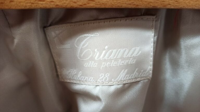 TRIANA - MANTEAU 3/4 en castorette, brandebourgs en passementerie (env. TS) - (…