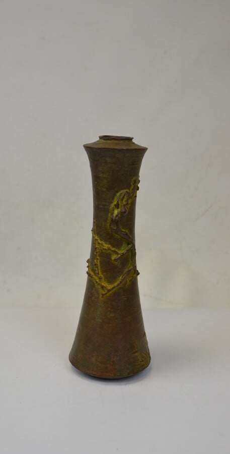 VASE BOUTEILLE EN BRONZE - Japon, XXe siècle - Cylindrique, s'évasant vers l'ép…