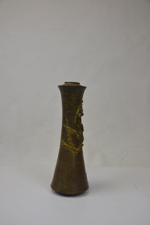 VASE BOUTEILLE EN BRONZE - Japon, XXe siècle - Cylindrique, s'évasant vers l'ép…