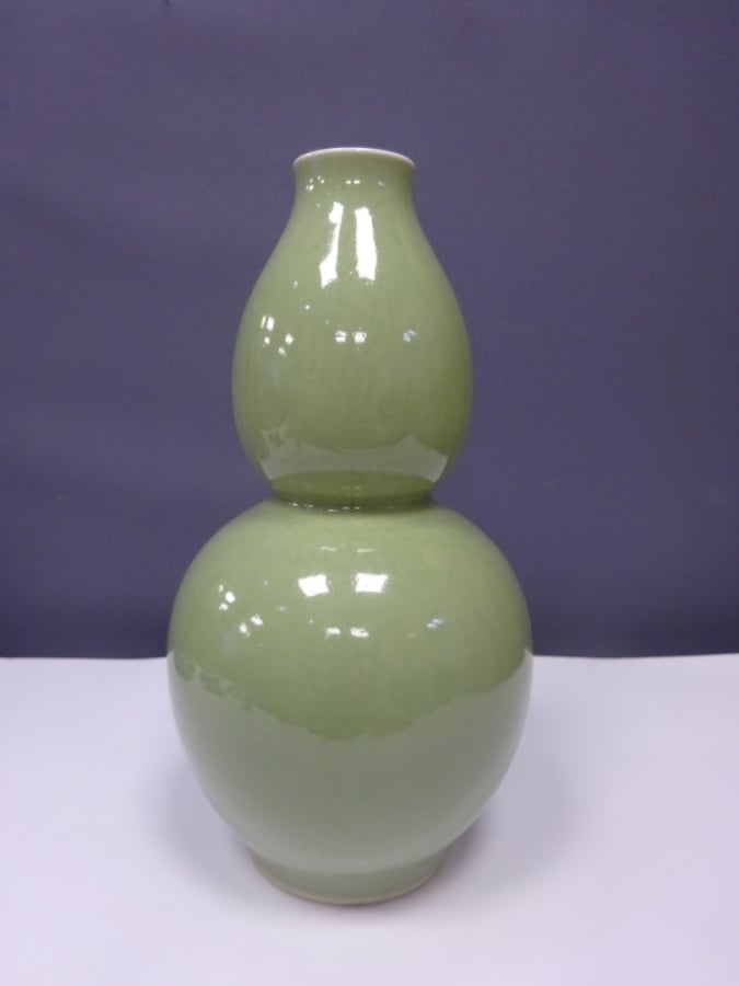 VASE DE FORME COLOQUINTE EN PORCELAINE A COUVERTE CELADON - Chine, Moderne - In…