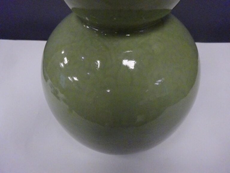 VASE DE FORME COLOQUINTE EN PORCELAINE A COUVERTE CELADON - Chine, Moderne - In…
