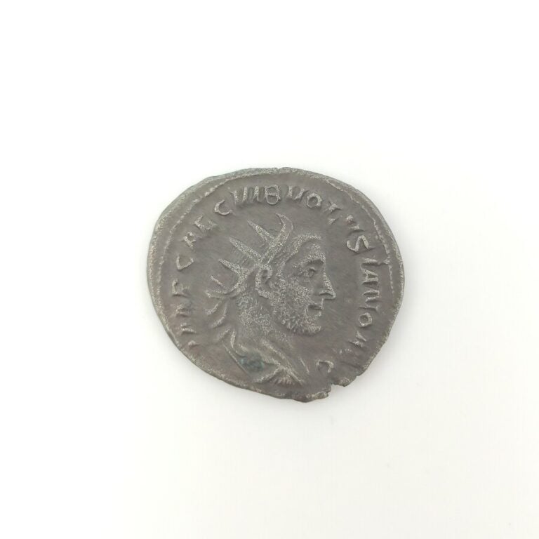 Volusien (251-253). Antoninien au temple de Junon, 252 ap. J.-C. Rome. RIC 172,…