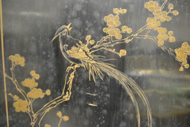 [X] GRAND PARAVENT A QUATRE FEUILLES EN PIERRES DURES ET OS - Chine, - A décor…
