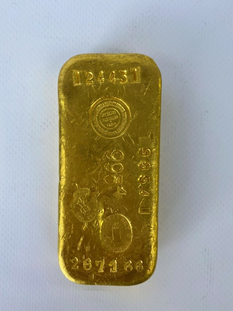 1 lingot d'or, portant le numéro 124431 et 287166, affineurs fondeurs à Paris,…