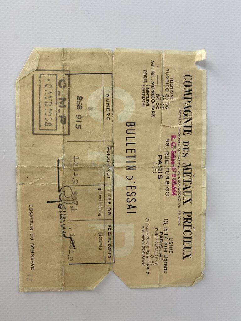 1 lingot d'or, portant le numéro 268915, fondateurs affineurs à Paris, avec le…