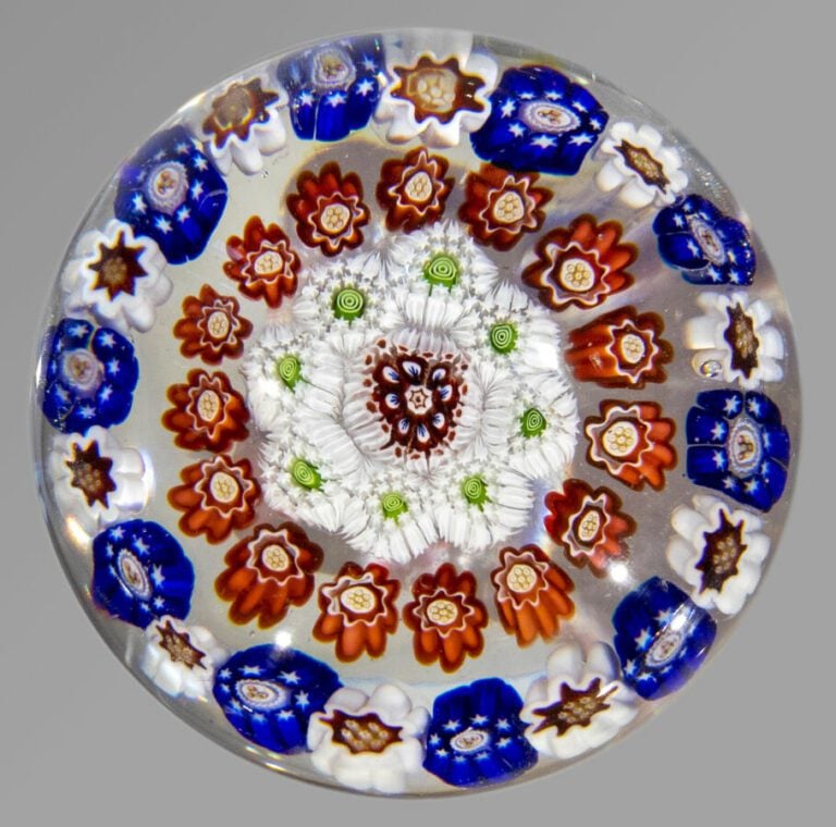 Baccarat. - Presse-papiers à motif de trois cercles concentriques de bonbons po…