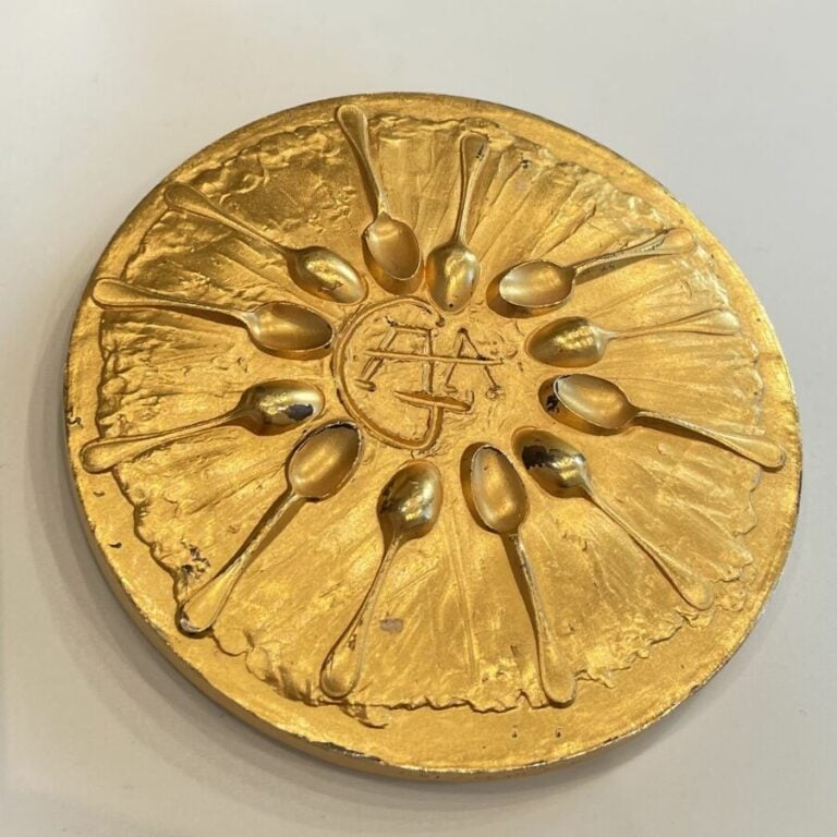 Salvador DALI (1904-1989) - L'Artiste aux cuillères 1971 - Bronze doré, numérot…
