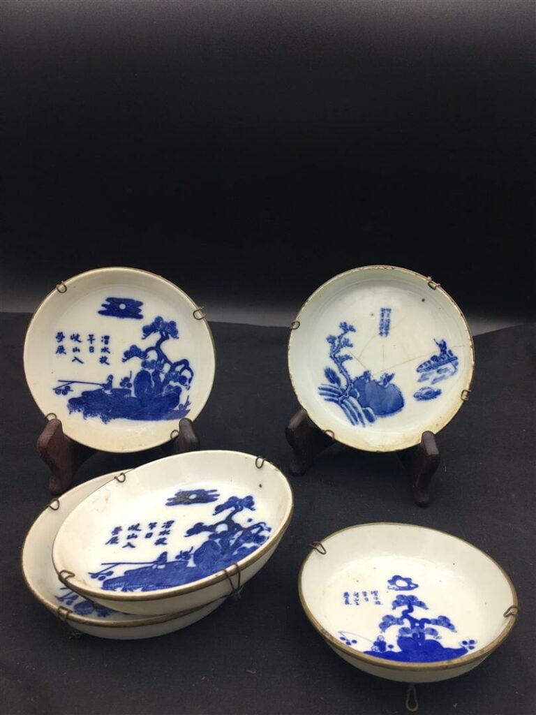 [-] ACCUMULATION DE CINQ (5) COUPES EN PORCELAINE DITE " BLEU DE HUÊ " - Vietna…