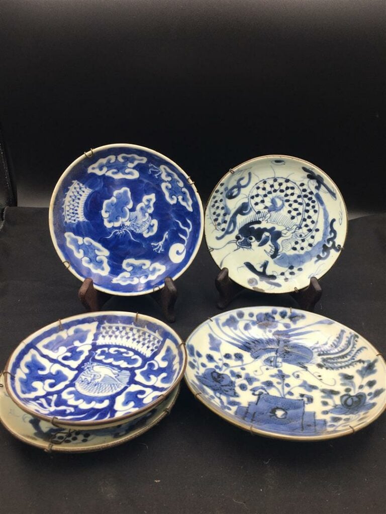 [-] ACCUMULATION DE CINQ (5) COUPES EN PORCELAINE DITE " BLEU DE HUÊ " - Vietna…