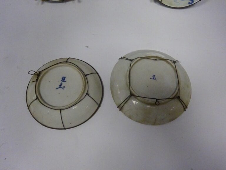 [-] ACCUMULATION DE CINQ (5) COUPES EN PORCELAINE DITE " BLEU DE HUÊ " - Vietna…