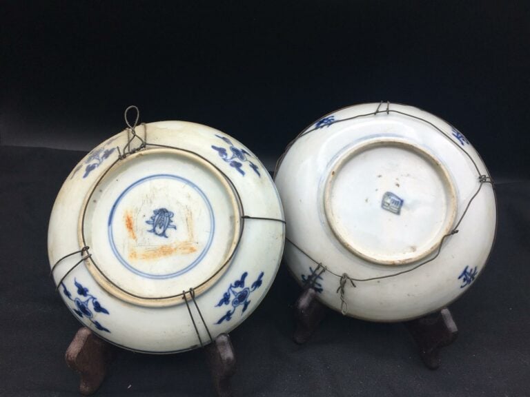 [-] ACCUMULATION DE QUATRE (4) COUPES EN PORCELAINE DITE " BLEU DE HUÊ " - Viet…