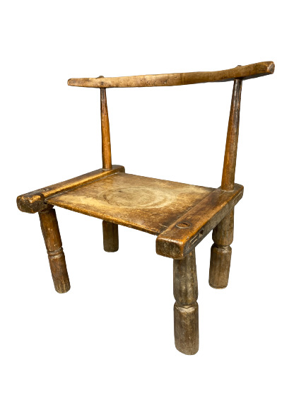 AFRIQUE - Ensembel de trois chaises en bois comprenant deux petites chaises et…