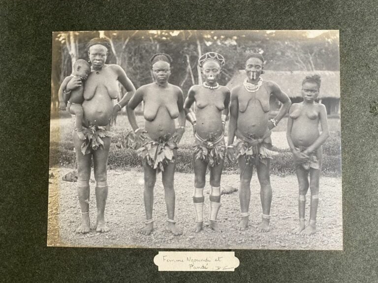 AFRIQUE HAUTE SANGHAAlbum de Pierre Noguès, président de la compagnie forestièr…