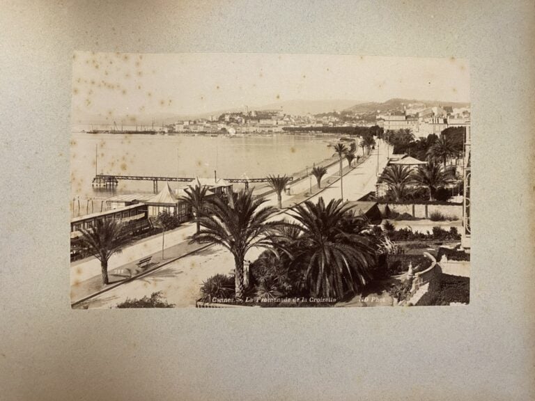 Album de photographies anciennes, présentées dans un album. - 50 photographies…