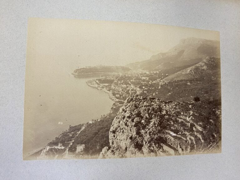 Album de photographies anciennes, présentées dans un album. - 50 photographies…