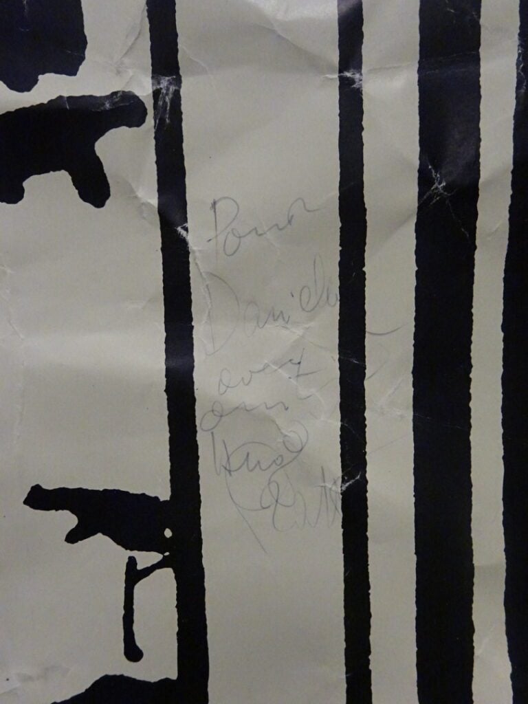 Album, Les Scorpions du Désert, et un poster d'Hugo Pratt dédicacée (état moyen…