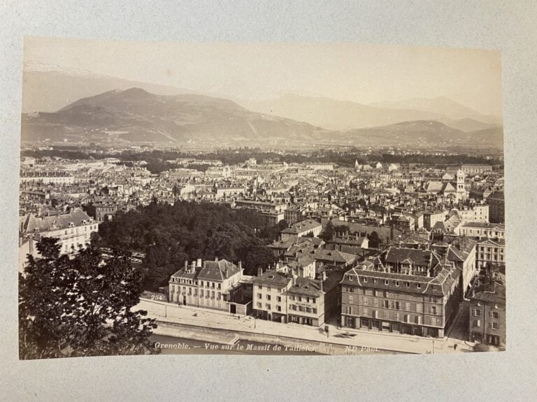 ALBUM PHOTOS (Fin XIX° siècle) : Sur le plat : Souvenirs de voyage 1897. - Albu…