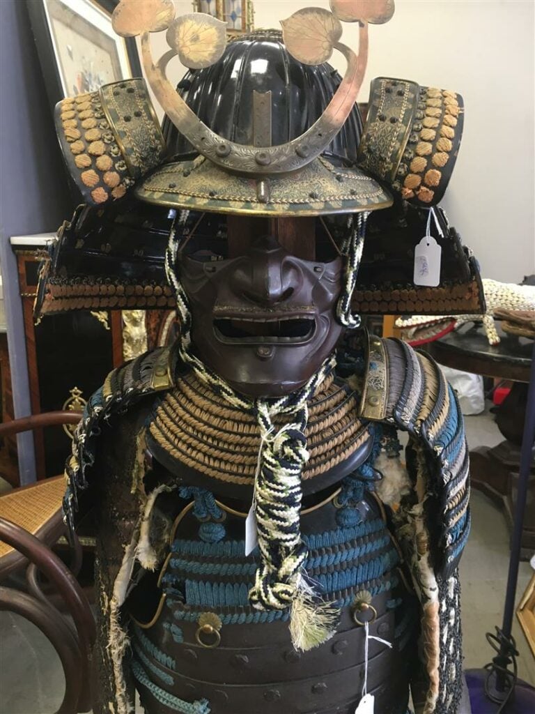 [.] ARMURE COMPOSITE JAPONAISE - Japon - XIXe siècle et XXe siècles - Armure co…