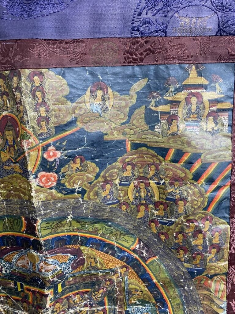 ASIE DU SUD EST - Thangka - Gouache sur tissu - H: 82 cm - (pliures, manques, u…