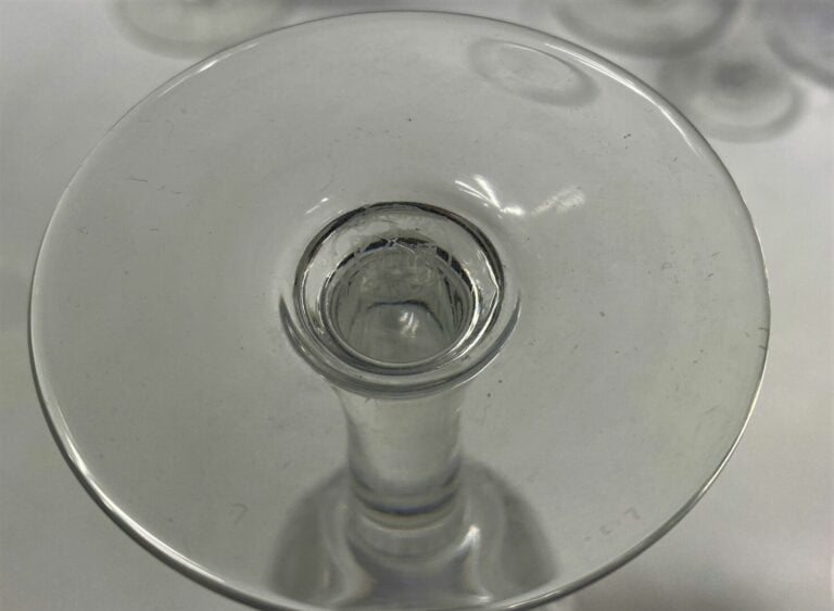 BACCARAT - Partie de service de verres, modèle Cassino, en cristal taillé compr…